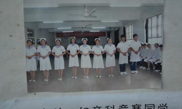 河南驻马店18岁卫校女生真实生活照片 看尸体想吐(图)