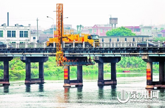 桥梁检测作业车上阵检测