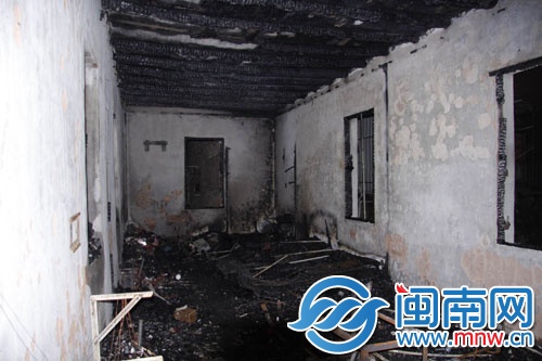事发房间已被烧成一片灰烬