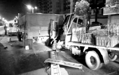 追尾后,两车卡在一起