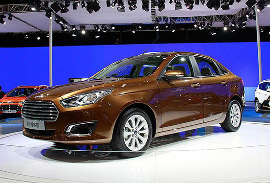 长安福特全新福睿斯量产版和福特福克斯两厢售