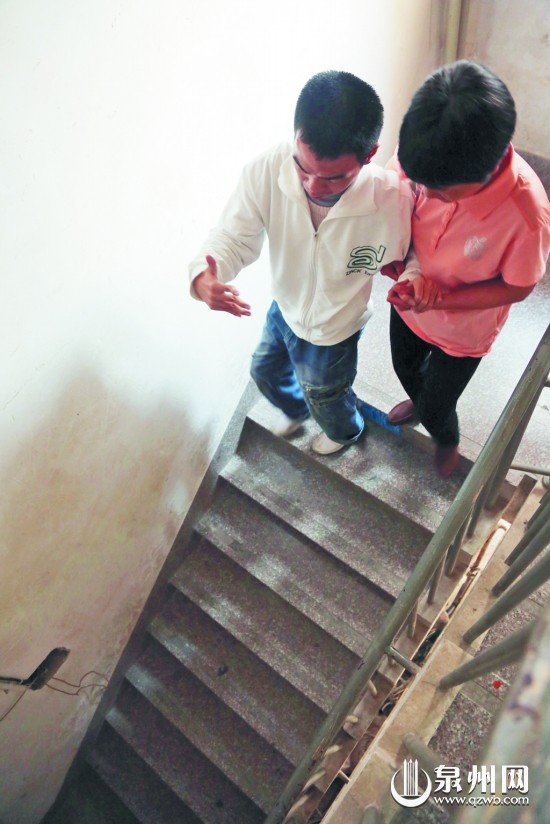 林小红不弃不离