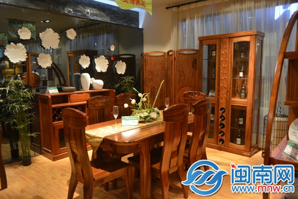 南康品牌馆,展出本地企业的商品
