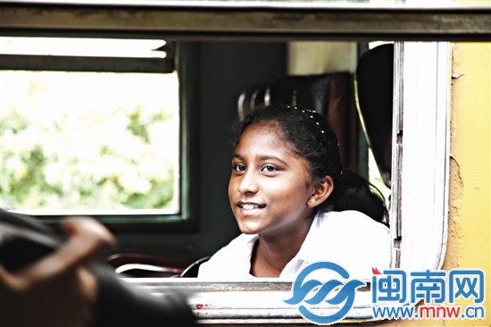 努瓦埃利亚开往埃拉的山区火车