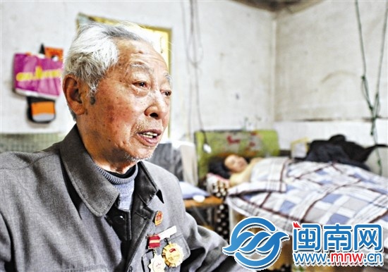 担心百年之后瘫儿无人照顾,85岁的黄祖填眼角噙泪