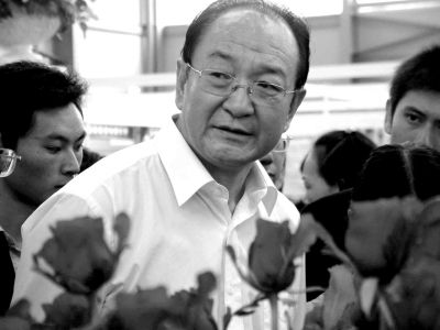 云南人大常务副主任孔垂柱资料图片。