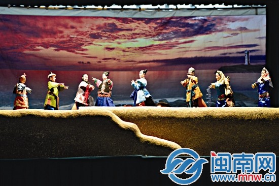 掌中木偶戏《古城惠安女》有15个角色