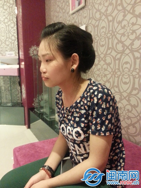 20岁的小梅希望通过整形找回自信