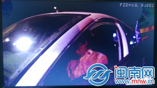 林某在车内睡着了