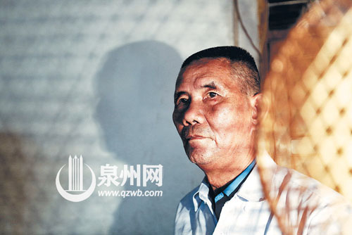 竹编是凌文彬的一切,如今,竹编已经和他形影不离。