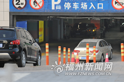 内涝还可能造成地下车库严重积水的现象，应将车开到