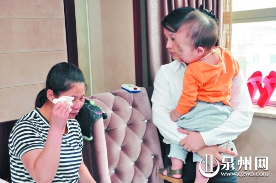 孩子没人管，保姆急哭了