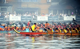 石狮龙舟健儿在2014中国龙舟公开赛上又创佳