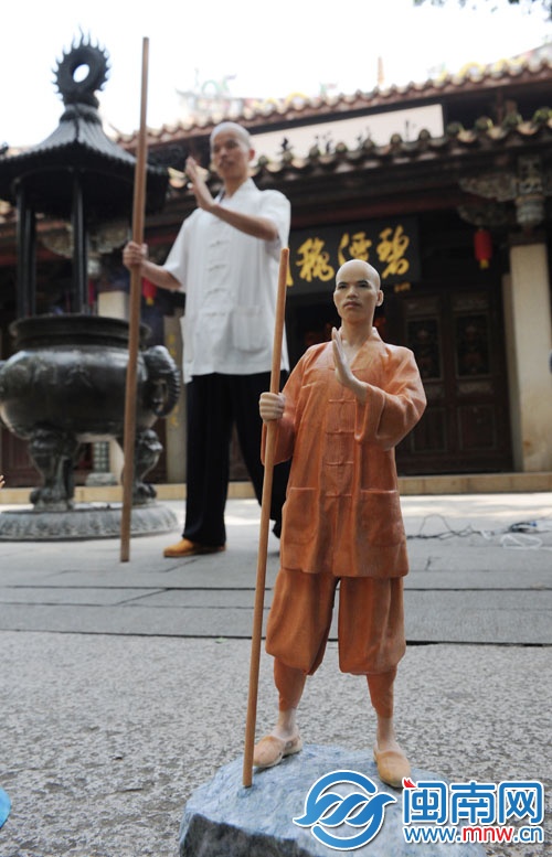 理刚师傅惟妙惟肖的3D版塑像