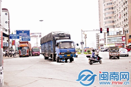 火灭后，从外观上看，没发现货车有明显受损情况