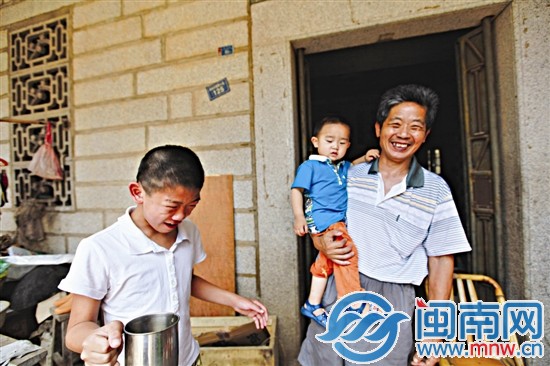 端午民俗 制午时草饮午时水