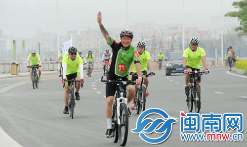 老年人的积极参与,成了一道亮丽风景线