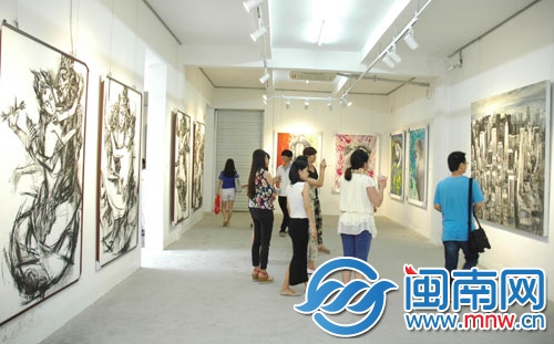 市民慕名来观展