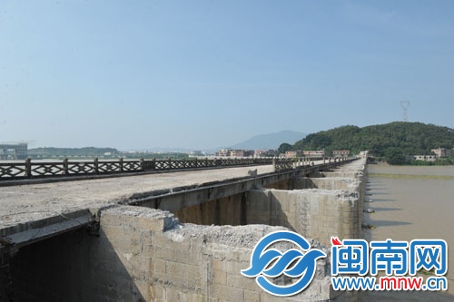 旧金鸡拦河闸闸门和闸室拆除完成