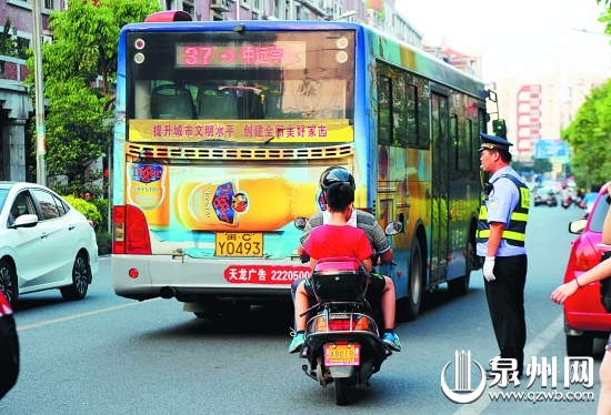 管理时紧时松，助长电动车闯入机动车道