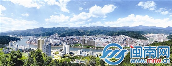 永定县城小而山多