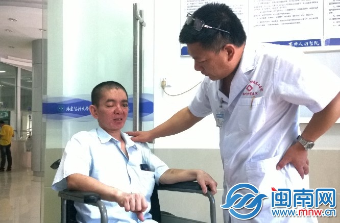 脑部轻微积水 下周要再复诊