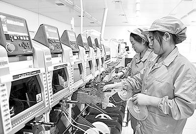 河北三河市汉王制造有限公司的生产车间内