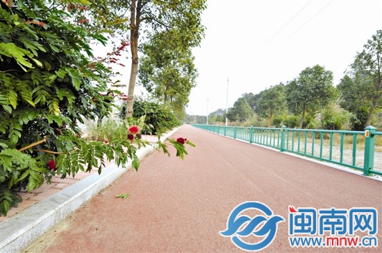 桃花山公园建有自行车道,如果能租赁自行车,居民锻