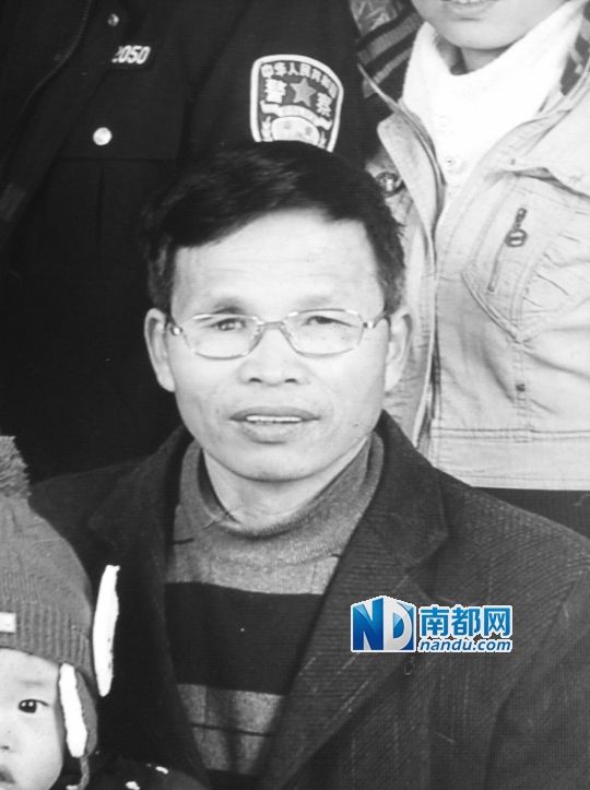 偷拍县长收礼的万载县人汪冬根。