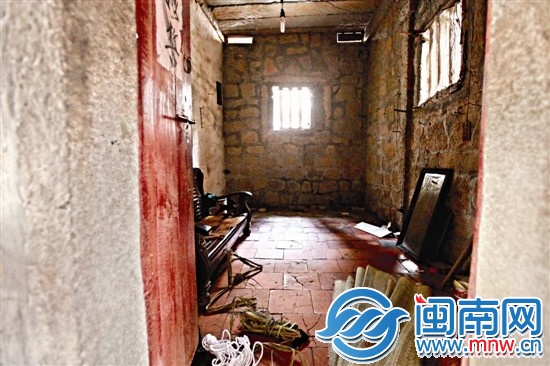 两人同去屋空，祝福老人走好