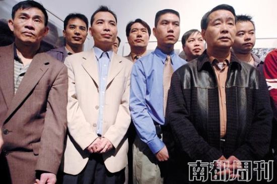 乘金色冒险号的偷渡者召开新闻发布会，争取在美永久