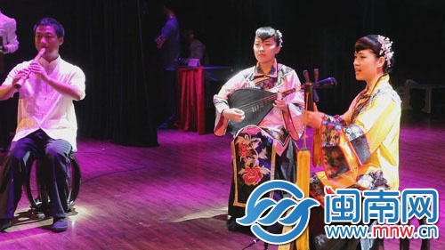 微电影播放前的南音表演