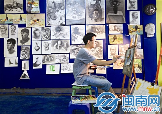 由于期末考逼近，一些艺考生暂缓练习，昨天只有一名