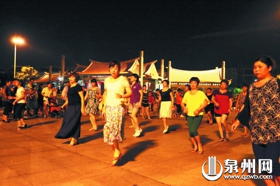 广场舞1