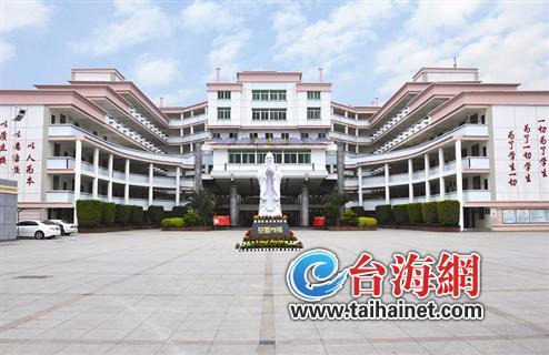 漳州实验中学保持全省民办校第一品牌 5届高考走出3名