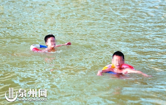 黄龙大桥下水流湍急