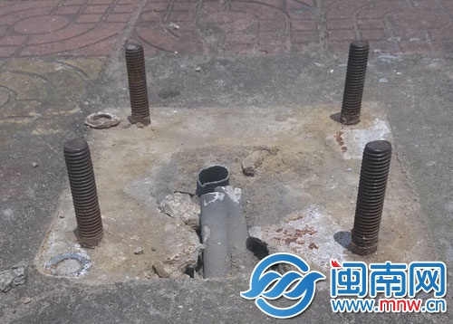 螺丝钉突出路面，留下隐患