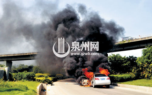 自燃场面惊人