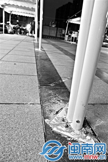 固定帐篷在大理石砖上打的膨胀螺丝