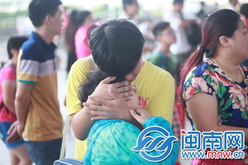 11名小记者背起行囊上浙大