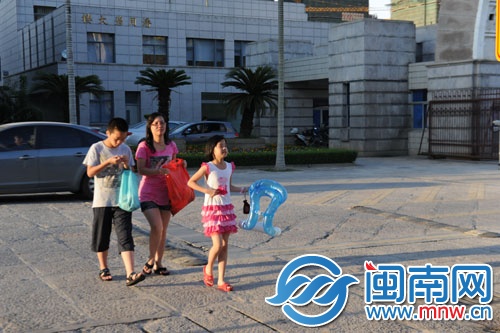 这么热的天,游泳去