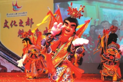 闽南传统的电音三太子表演。