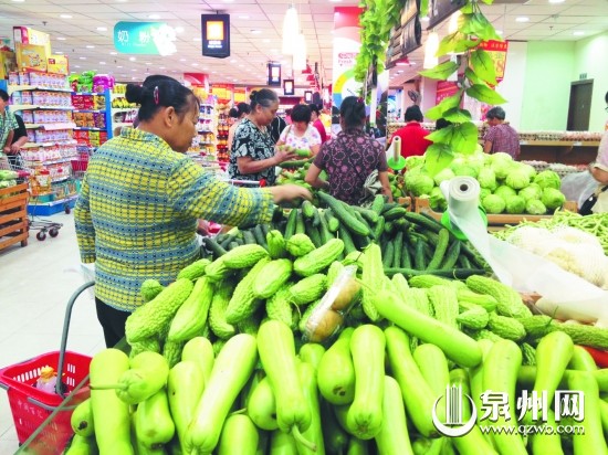 天气炎热,“消暑菜”销量大增。