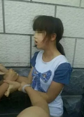 扒女生内衣_扒掉女生的裤子和内裤