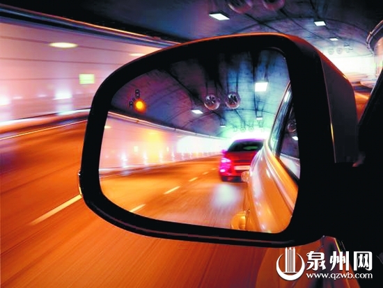 在应对可能发生的危险，要让别人注意你。