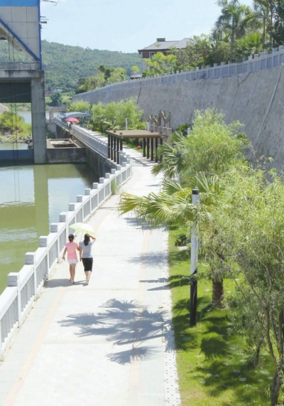 图为会展中心北区景观岸线。