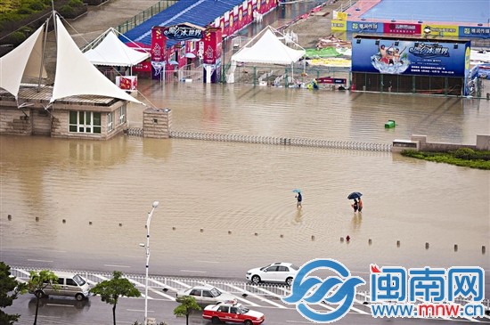 安吉路，海峡体育中心成了“水世界”