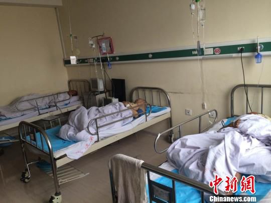3名受害者正在哈医大四院进行救治,手术已完成,伤